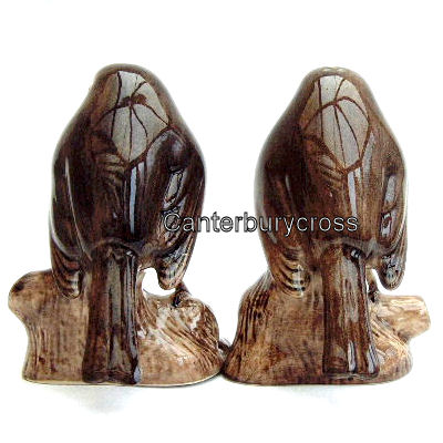 Robins on Log Salt and Pepper Pots by Quail Ceramics - Image 2