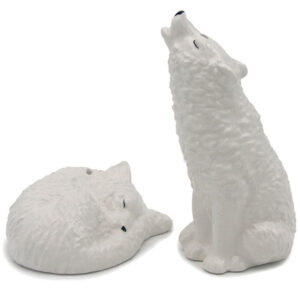 White Wolf Novelty Salt and Pepper Shakers in China