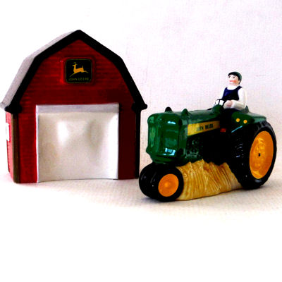 John Deere Tractor and Barn Novelty Salt and Pepper Pots - Image 2